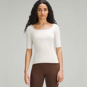 Lululemon Half-Sleeve Close-to-Body Shelf T-Shirt